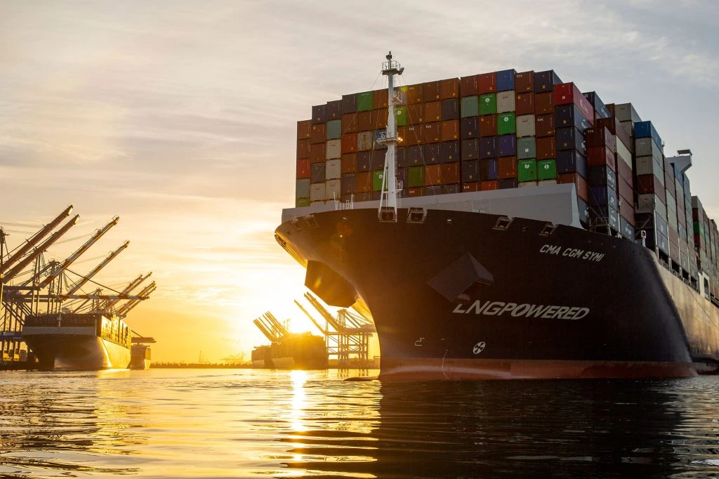 Samsung вимагає від CMA CGM щонайменше $186 млн через контейнерні збори