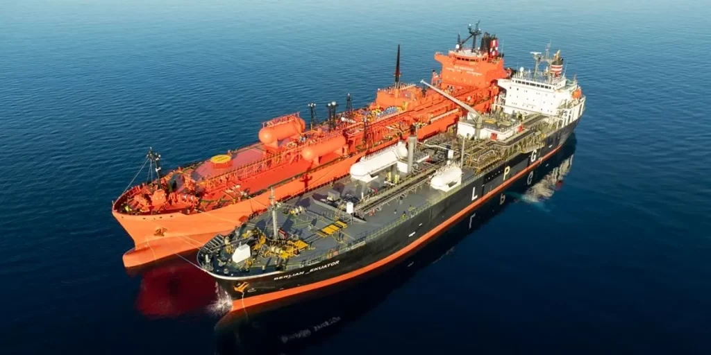 Японська NYK провела бункерування аміаком з судна на судно