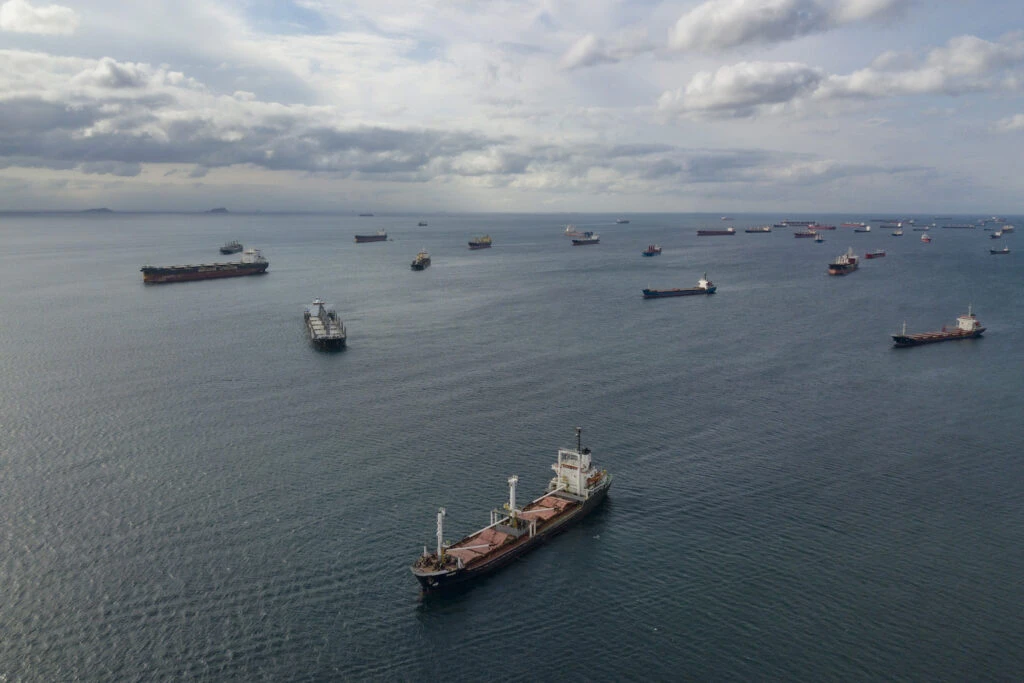 У Червоному морі утворилася черга суден, які очікують на супровід кораблів ЄС